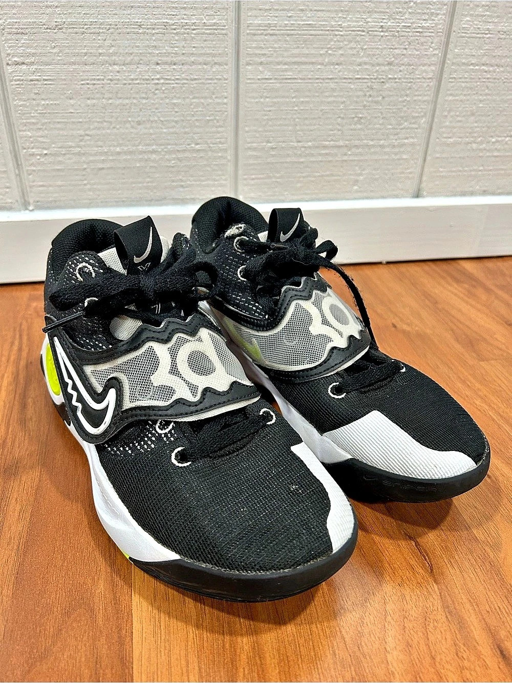 Nike KD Trey 5 IX Black & White US 8 Sneakers Unisex’s
